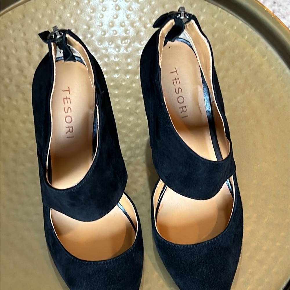 Tesori Edie Black Suede Heels - Picture 9 of 14